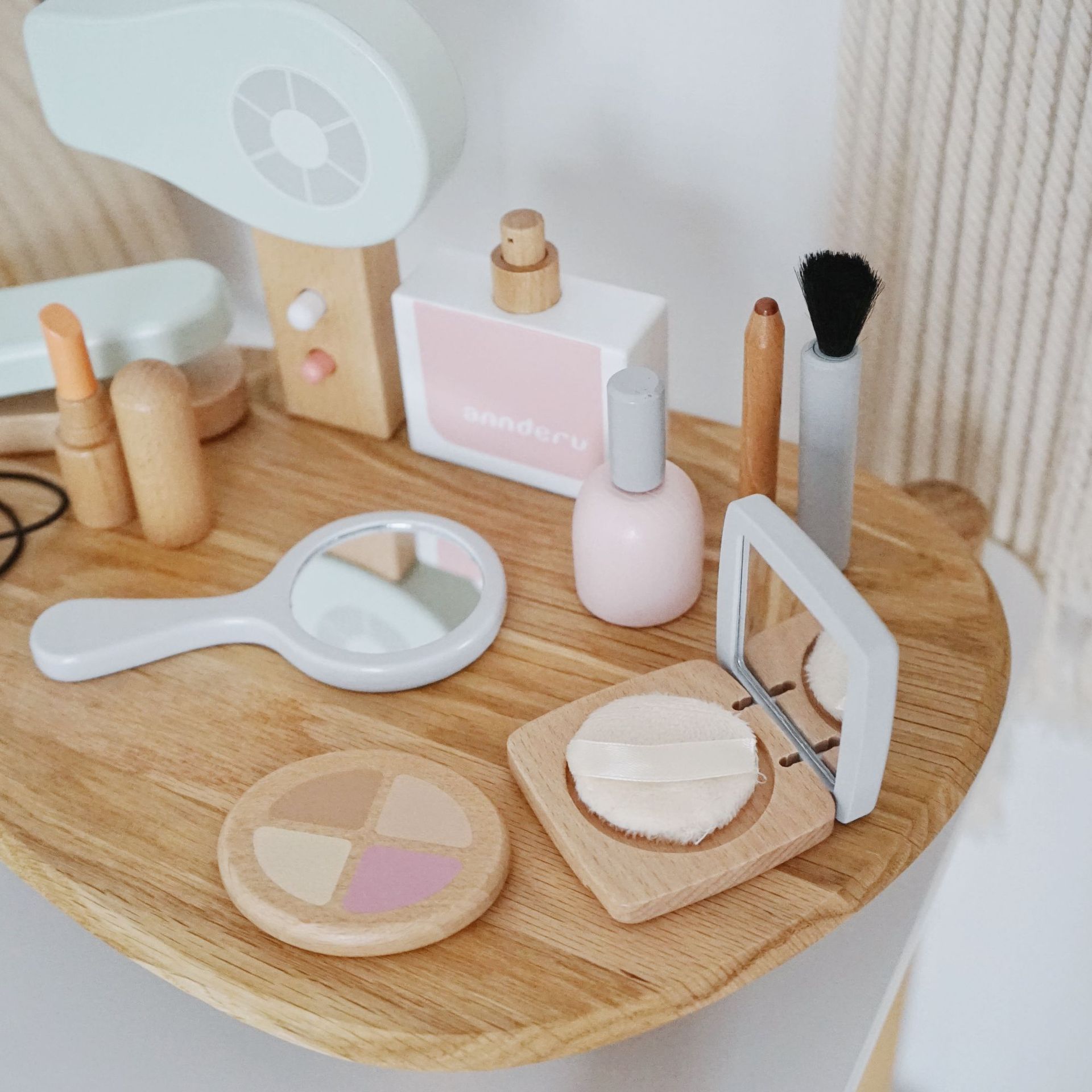 Montessori Simulation MakeUp R - огляд і ціна Your Beauty Makeup